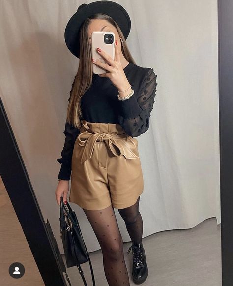 Large Fashion For Women, Beige Shorts Outfit Winter, Beige Leather Shorts Outfit, Beige Shorts Outfit, Shorts And Tights Outfit, Winter Shorts Outfits, Leather Shorts Outfit, Gig Outfit, Beige Hose