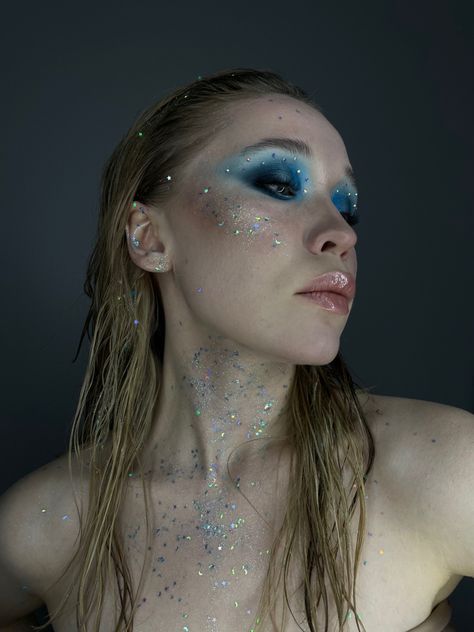 Mermaid Makeup Aesthetic, Aesthetic Mermaid, Pearl Makeup, Mermaid Core, Mermaid Halloween, Prom 2024, Mermaid Makeup, Simple Pearl, Drawing Inspo