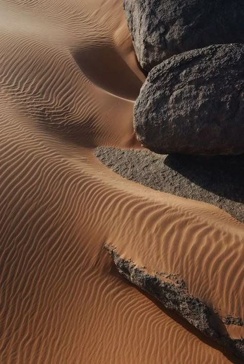 Desert Rocks, Sand Rock, Brown Sand, Sand Textures, Sand Stone, Earth Elements, Desert Sand, Chocolate Color, Desert Landscaping