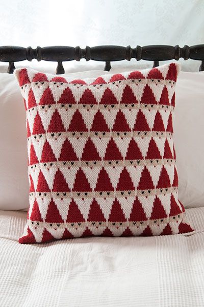 Corak Krusye, Projek Mengait, Pillow Knitting, Santa Pillow, Colorwork Chart, Knit Ideas, Crochet Pillows, Knitting Blogs, Knit Pillow