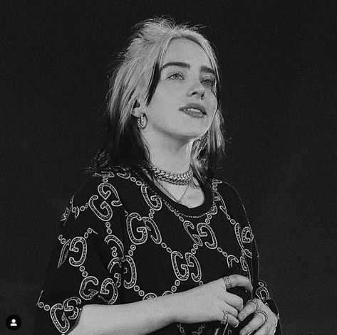 Billie Eilish Black, Beatiful People, Old Singers, American Singers, Billie Eilish, Singers, Harry Styles, Musician, Instagram Profile