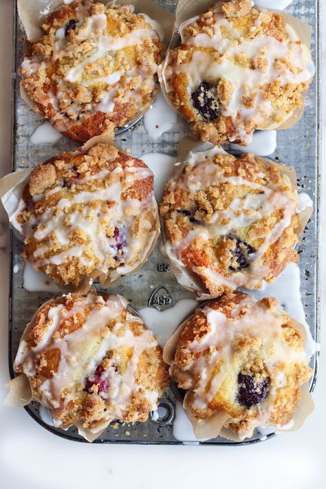 Baked Muffins, Greek Yogurt Muffins, Crumb Muffins, Yogurt Muffins, Blackberry Recipes, Savory Muffins, Seasonal Fruit, Breakfast Sweets, Homemade Muffins