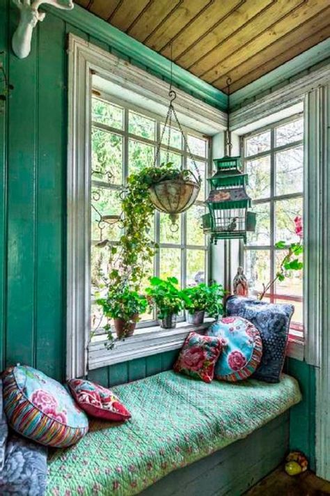 8 Dreamy Nooks For A Relaxing Home (Daily Dream Decor) Essex Street, Bohemian Farmhouse, Bohemian Interior Design, Bohemian House, Casa Vintage, Yellow Houses, Bohemian Interior, Cozy Nook, Bohemian Home