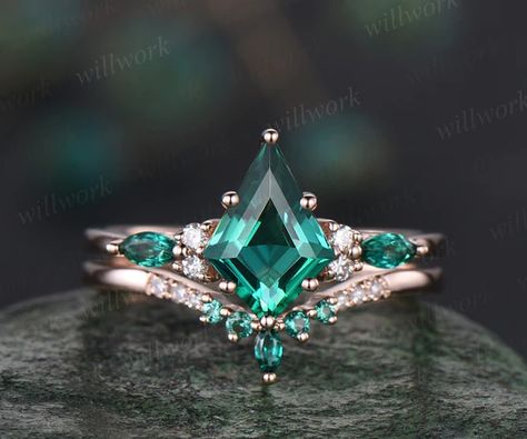 Buy Engagement Rings Online | Willwork – Page 2 – Willwork Jewelry Emerald Diamond Wedding Rings, Emerald Kite Ring, Gold Emerald Wedding Ring, Emerald Engagement Ring Marquise, Emerald And Gold Wedding Ring, Emerald Engagement Ring Unique, Emerald Green Wedding Rings, Emerald Rings Engagement, Wedding Ring Sets Emerald