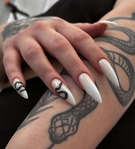 Snake Nails Designs, Eras Nails, Ongles Goth, Snake Nail Art, Snake Nails, Fake Nails White, Milky Nails, Long Press On Nails, Goth Nails