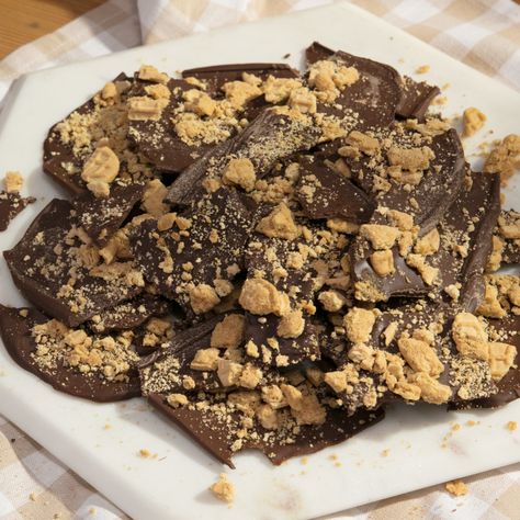 Cookie Bark, Banana Breakfast Cookie, Peanut Butter Sandwich Cookies, The Kitchen Food Network, Frozen Yogurt Bark, Mason Jar Desserts, Dessert Hummus, Crispy Cookies, Peanut Butter Sandwich