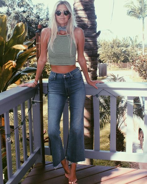 Crop Flares Salty Blonde Style, The Salty Blonde, Blonde Style, Boho Wear, Salty Blonde, Style Inspiration Summer, Mother Denim, Pinterest Closet, Feminine Outfit