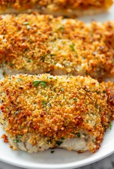 Cafe Delites - for good food lovers Crumbed Fish, Rockfish Recipes, Easy Fish Dinners, Parmesan Salmon, Fish Fillet Recipe, Baked Fish Fillet, Crispy Garlic, Cafe Delites, Parmesan Crusted