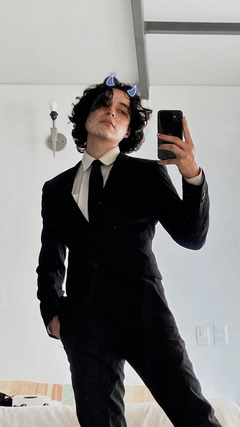 Mafia Suit, Starboy Aesthetic, Aesthetic Clothes Men, Dope Outfits For Guys, Stylish Men Casual, Hipster Mens Fashion, Prom Looks, Attractive Guys, Dope Outfits