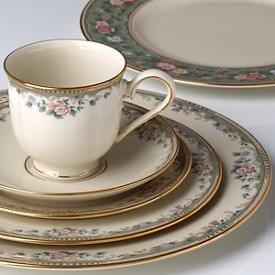 This is described on the Lenox site as "Spring Vista"... but my set is marked "Southern Vista"...(from the American Home Collection) Quirky Kitchen Decor, Crockery Design, Holiday China, Fine Dinnerware, Lenox China, China Dishes, Silver Tea, China Plates, Cute Kitchen