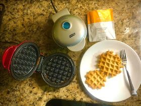 My Journey To A Healthy Me: Dash Mini Waffle Maker/Griddle + OPTAVIA Fuelings Guide Waffle Hacks, Flax Seed Meal, Mini Waffle Recipe, Ground Flax Seed, Oatmeal Waffles, Dash Recipe, Lean Protein Meals, Healthy Waffles, Cheese Waffles