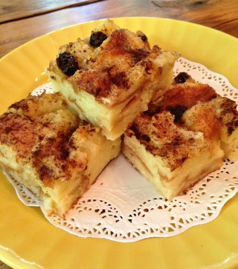 Hawaiian Sweet Bread Pudding Hawaiian Bread Pudding Recipe, Hawaiin Bread, Hawaiian Bread Pudding, Sweet Bread Pudding, Hawaii Desserts, Hawaiian Sweet Breads, Best Bread Pudding Recipe, Hawaiian Bread, Hawaiian Desserts