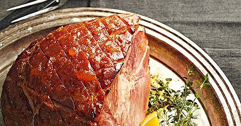 Throwback Recipes, Best Holiday Ham Recipe, Bone In Ham, Cook Ham, Ham In The Oven, Holiday Ham Recipes, Traditional Christmas Dinner, Easter Ham, Spiral Ham