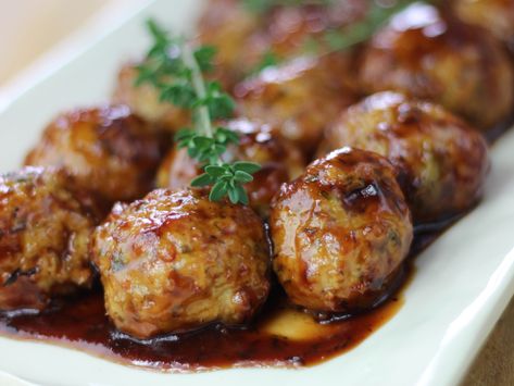 Great game day recipes: Bourbon Glazed Chicken Meatballs Apple Meatballs, Chicken Apple, Bourbon Sauce, Bourbon Chicken, Glazed Chicken, Chicken Meatballs, Apple Butter, Game Day Food, Butter Chicken