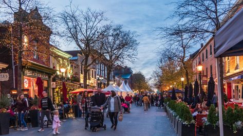 Old Town Alexandria Guide | Things to Do & Restaurants Winter Weekend Getaway, Boat Parade, Old Town Alexandria, Mormon Temple, Christmas Town, Conde Nast Traveler, Architecture Old, Boat Tours, Historical Architecture