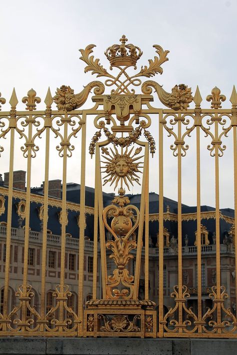 Reggia di Versailles, cancello d'ingresso Versailles France, Historical Place, Versailles, Travel Art, Castle, Room Divider, France, Travel, Home Decor