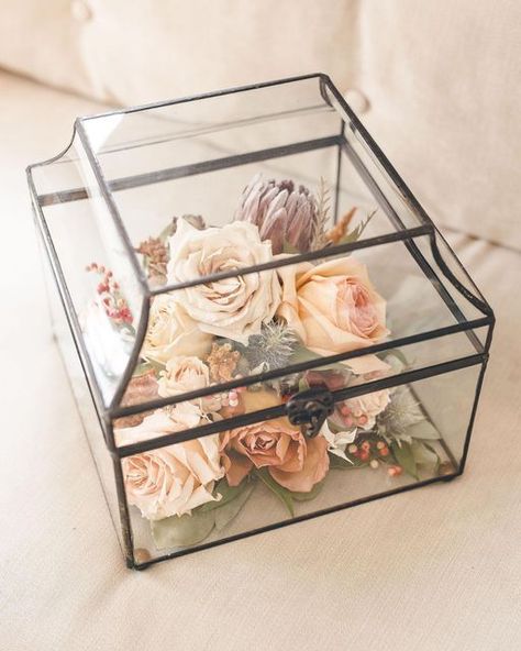 Resin and Dried Flower Preservation on Instagram: "We love the pops of fall throughout this glass display box #preservemyflowers #presevedflowers #freezedried #alltheprettyflorals #keepmyflowers #foreverflowers #florist #wedding #keepsake #handmade #driedflowers #floralpreservationanddesigns #floralart #flowerpreservation" Dried Flower Bouquet Wedding, Glass Display Box, Floral Preservation, Florist Wedding, Flower Preservation, Bouquet Preservation, Memorial Flowers, Forever Flowers, Glass Box