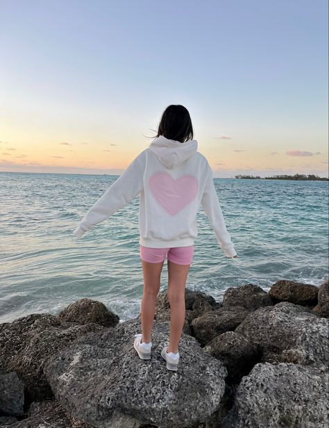 Radiate love hoodie 🤍🤍 Heart Patchwork Hoodie, Pink Wishlist, Radiate Love, Patchwork Hoodie, Love Hoodie, Winter Beach, Hoodie Aesthetic, Future Clothes, Heart Hoodie