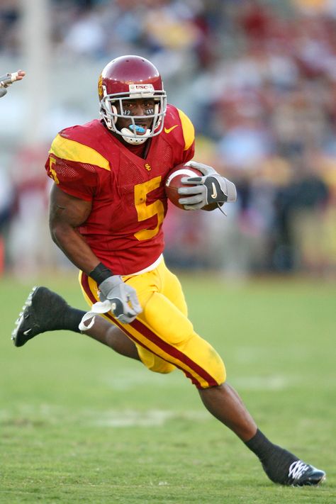 Usc Trojans Football, Trojans Football, Reggie Bush, Usc Football, Football Pics, Sports Mix, College Football Teams, Football Quotes, Usc Trojans