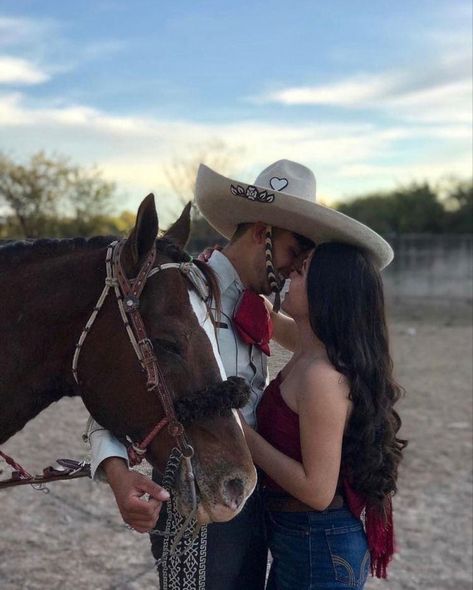 Charro Couple, Mexican Couple, Country Couple Pictures, Cute Country Couples, Cowboy Love, Couple Goals Teenagers Pictures, Country Couples, Rodeo Life, Country Girls Outfits