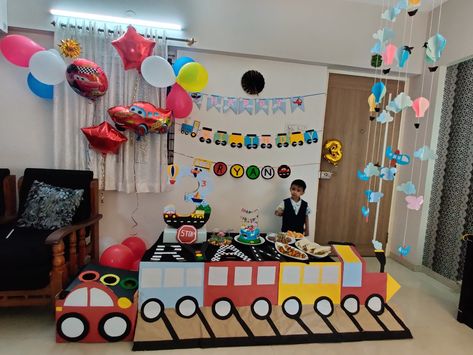 Train Wheels, Birthday Decoration Ideas, Birthday Party Table, Cardboard Craft, Train Theme, Transportation Theme, Choo Choo Train, Birthday Party Tables, Wheels On The Bus