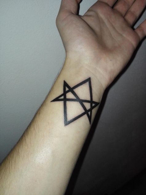 My first tat ! Unicursal hexagram. Opinions ? Unicursal Hexagram Tattoo, Hexagram Tattoo, Unicursal Hexagram, Witchy Things, Feeling Sick, Tattoos Ideas, Body Mods, Deathly Hallows Tattoo, Triangle Tattoo