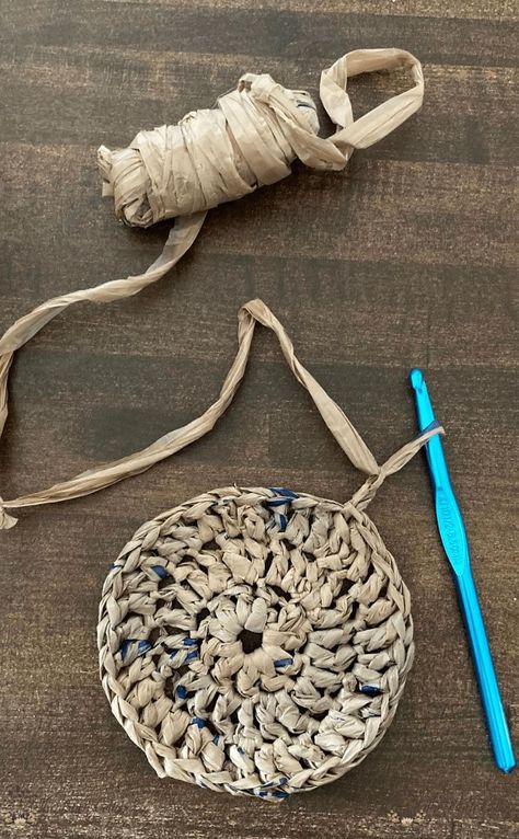 Plarn Crochet, Sustainable Crafts, Plastic Yarn, Plastic Bag Crafts, Plastic Bag Crochet, Coaster Tutorial, Upcycle Plastic, Eco Art, Recycled Plastic Bags