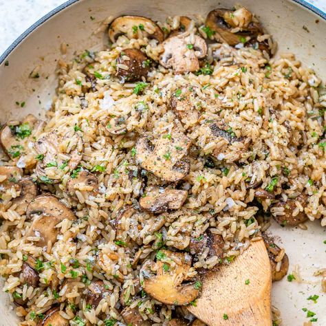 Herbed Mushroom Brown Rice | Clean Food Crush Herbed Mushroom Brown Rice, Clean Food Crush Side Dishes, Brown Rice Side Dish Recipes Healthy, Delicious Brown Rice Recipes, Brown Rice Meal Prep Ideas, Brown Rice Mushroom Recipes, Clean Eating Rice Recipes, Mushroom Brown Rice Recipes, Brown Rice Sides