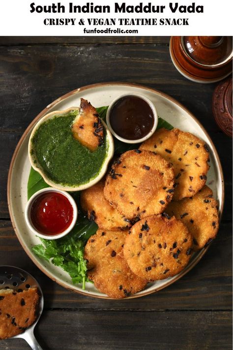 Maddur Vada is a deep-fried traditional South Indian snack. It is a crispy vegan fritter via funfoodfrolic.com #indianrecipes #veganrecipes #snackrecipes Maddur Vada, Masala Vada, South Indian Snacks, Vada Recipe, Vegan Indian Recipes, Coconut Chutney, Vegetarian Chili, Tea Time Snacks, Most Popular Recipes