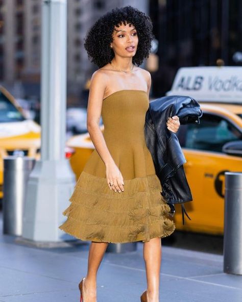 Yara Shahidi Photoshoot, Yara Shahidi Outfits, Yara Shahidi Aesthetic, Grownish Outfits, Yara Shahidi Hairstyles, Yara Shahidi Style, Diggy Simmons, Designer Things, Francia Raisa