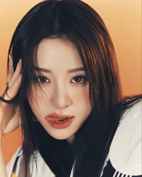 le sserafim huh yunjin icon unforgiven burn the bridge era comeback photoshoot sketch singles magazine Yunjin Kim, Blue Flames, Alam Yang Indah, Fashion Photoshoot, New Girl, Instagram Update, K Pop, Kpop Girls, Pretty People