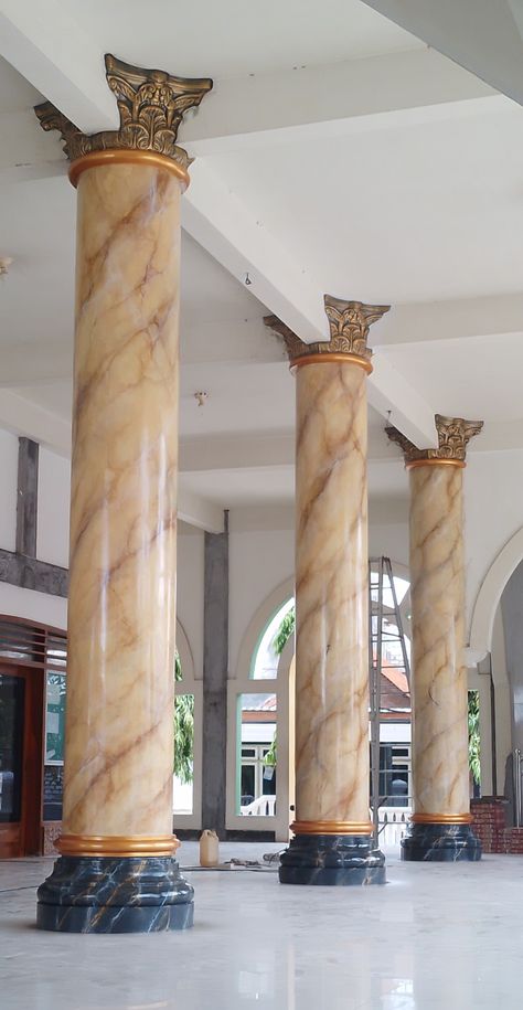 Marble Columns Interior, Pillar Painting Ideas, Marble Railing, Pilar Design, Columns Interior, Madura United, Villa Classic, Marble Pillar, Black Ink Art