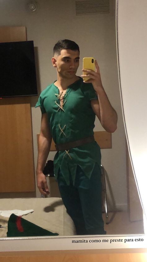 peter pan fdd costume Men’s Peter Pan Costume, Diy Peter Pan Costume Men, Peter Pan Fantasia, Peter Pan Costume Men, Peter Pan Disfraz, Mens Peter Pan Costume, Hallowen Costume Ideas For Men, Fantasia Peter Pan, Diy Peter Pan Costume