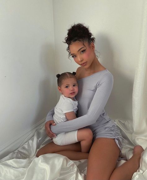 Mom And Baby Outfits, Cutest Babies Ever, I Want A Baby, Mini Outfit, Future Mommy, Beautiful Black Babies, Mommy Goals, Mother Daughter Photography, Mixed Babies