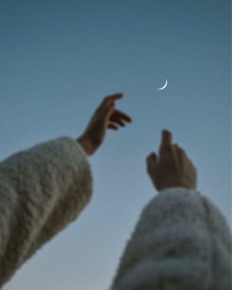 #capsulewardrobe #style Two People, The Sky, The Moon, Things To Do, Moon