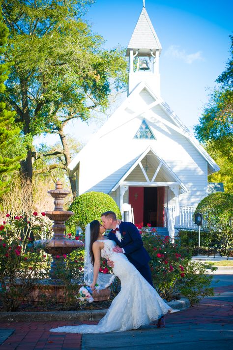 Fall wedding for Karen & Hunter in Altamonte Springs Florida at the Altamonte Chapel. We are so excited for these highschool sweethearts! Altamonte Springs Florida, Indoor Wedding Photos, Highschool Sweethearts, Springs Florida, Outdoor Wedding Photos, The Dip, Orlando Wedding, Indoor Wedding, Spring Wedding