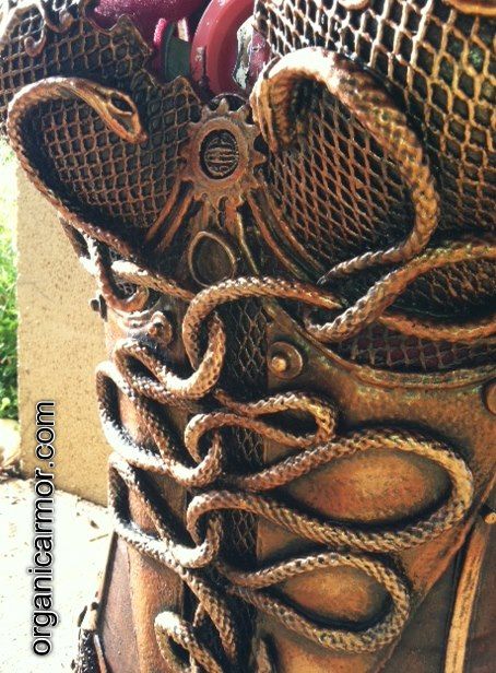 Steampunk Medusa corset, detail More Medusa Costume Accessories, Medusa Dress Costume, Medusa Inspired Outfit, Medusa Reference, Snake Corset, Medusa Outfit, Snake Armor, Medusa Cosplay, Organic Armor