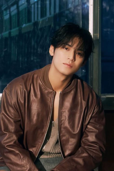 Mingyu Christmas, Mingyu Pfp, Canadian Boys, Kpop Iphone Wallpaper, Adore U, Hey Man, Hair Essentials, Mingyu Seventeen, Kim Mingyu