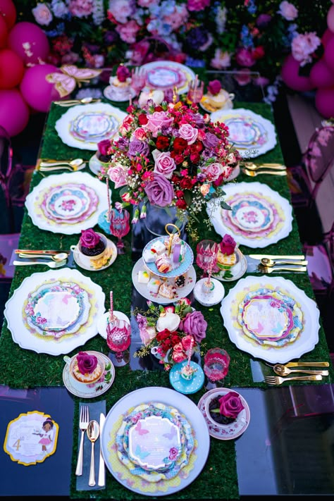 Vintage Garden Tea Party, Tea Party Venue Ideas, Rainbow Garden Party, Tea Party In The Park, Adult Tea Party Birthday, Bridgestone Party, Eclectic Tea Party, Rainbow Tea Party, Tea Party Decorations Diy