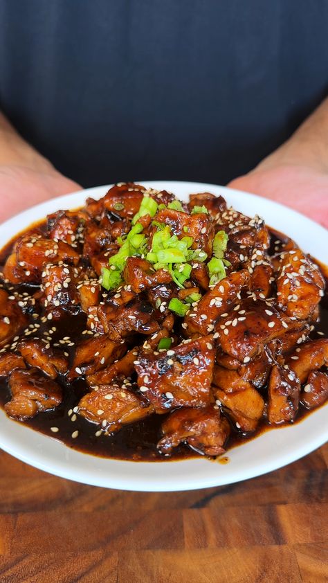 Bourbon Chicken (Takeout Series EP.1) Chinese Bourbon Chicken, Burbon Chicken, Panda Express Recipes, Takeout Recipes, Bourbon Chicken Recipe, Curry Pasta, Recipes With Chicken And Peppers, Bourbon Chicken, Chicken Ideas