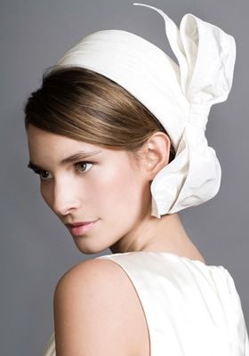 I love the Jackie Kennedy look of a pillbox worn at the back of the head like this one by Rachel Trevor Morgan Bridal Pillbox Hat, Rachel Trevor Morgan Millinery, How To Wear A Pillbox Hat, White Pillbox Hat, Rachel Trevor Morgan, Bow Fascinator, Bridal Hats, Couture Hats, Bridal Hat