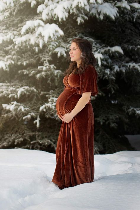 PC: Megan Reed Photography Megan Reed, Winter Maternity Pictures, Maternity Picture, Winter Maternity, Maternity Pictures, Photography