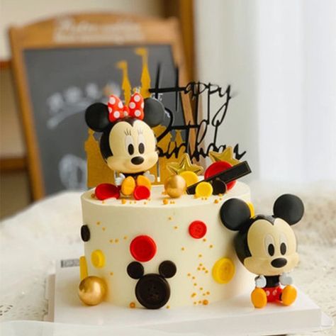 Kue Mickey Mouse, Kue Disney, Holiday Cake Decorating, Mickey Birthday Cakes, Baby Bus, Mickey And Minnie Cake, Baby Birthday Party Decorations, Mickey Mouse Birthday Cake, Mickey Cakes