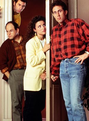 Jerry Seinfeld in Mom Jeans, 1990 Seinfeld Tv Show, Cosmo Kramer, George Costanza, 90s Sitcoms, Jerry Seinfeld, Julia Louis Dreyfus, Movies And Series, Great Tv Shows, Famous Stars