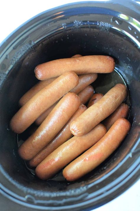 How to cook slow cooker hot dogs for a crowd with beer, water or in bbq sauce. Easy way to keep warm for hours or cook from frozen wieners. Hot Dogs In Crock Pot, Hot Dogs For A Crowd, Easy Microwave Recipes, Best Frozen Meals, Easy Dump Cake Recipe, Beef Recipe Instant Pot, Flexitarian Recipes, Friends Recipes, Instant Pot Pasta Recipe