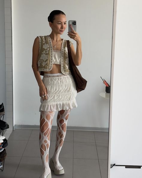 🌷🌻🌷🌻🌷With a pair of the truly versatile white ripped fishnet tights, @ibuddizy discovered the fun of mix&match, experimenting freely in between different styles🌸🌼🌸🌼🌸 Check it out: https://moodymumu.com/products/white-ripped-fishnet-tights?_pos=6&_sid=72d287480&_ss=r Ripped Fishnets, Fishnet Tights, Mix Match, Different Styles, Check It Out, Tights, White, Quick Saves