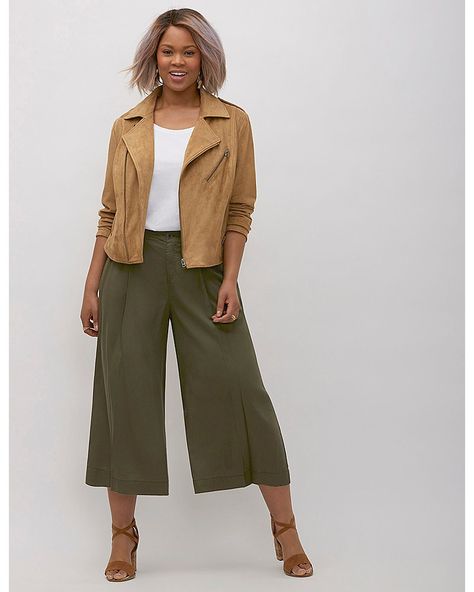 Green Pants Outfit, Curvy Fashionista, Wide Leg Crop Pants, Plus Size Fall, Fashion Media, Wide Leg Cropped Pants, Plus Size Pants, Crop Pants, Wide Pants