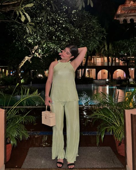 not your regular dinner fit 🌴 Comment/dm for links🌧️ @savana #savanasquad #savana [ dinner outfit, goa inspo, inspiration, coord set , under budget, savana , pose ideas , pinterest , green ] Dinner Fits, Coord Set, Dinner Outfit, Dinner Outfits, Pose Ideas, Goa, Outfit Inspo, Green