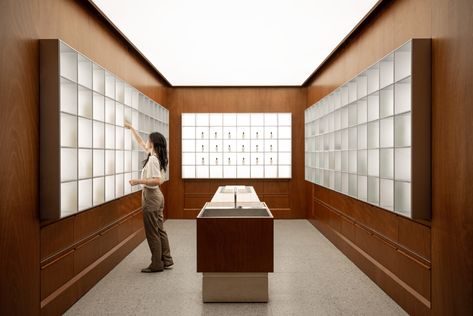 Gallery of Steps Flagship Store / say architects - 7 Teak Wall, Retail Experience, Retail Interior, Store Interior, Flagship Store, Retail Space, Modular Design, Retail Shop, Retail Design