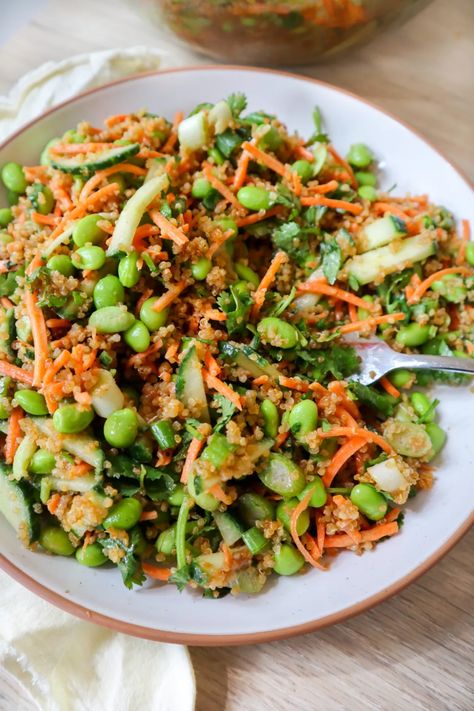 CRISPY QUINOA EDAMAME SALAD Edamame Quinoa Salad, Peanut Quinoa Salad, Edamame Quinoa, Quinoa Edamame, Crispy Quinoa, Quinoa Spinach, Edamame Salad, Protein Packed Meals, Grocery Haul